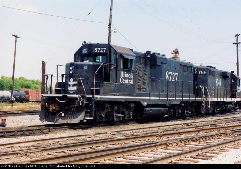 IC GP11 #8727 - Illinois Central